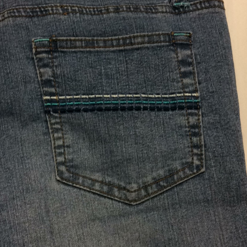 Capris - Picture 3 of 4